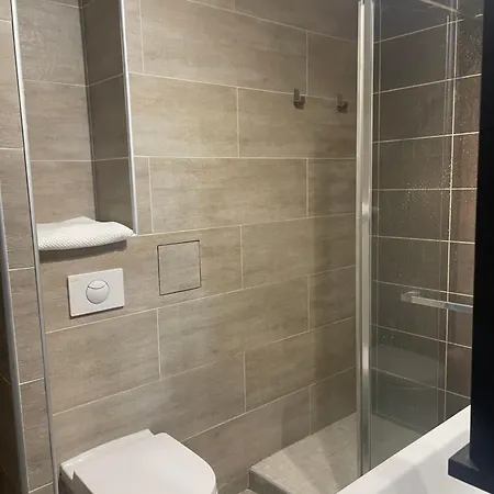 Stunning View Paris קורבוו